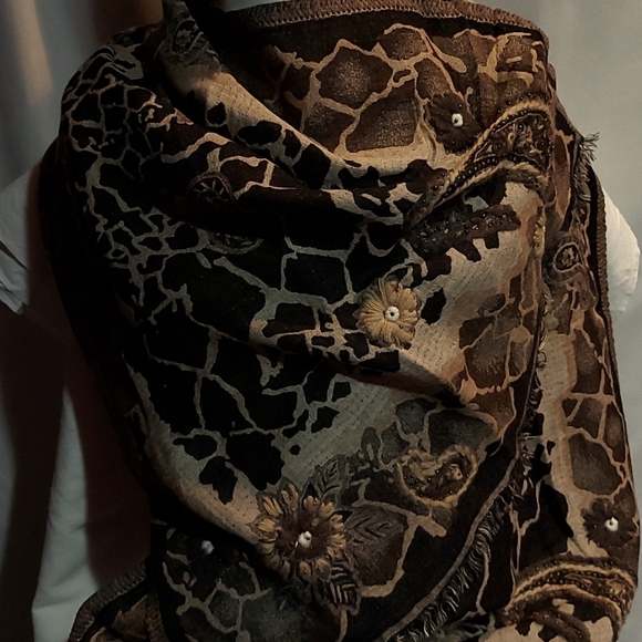 Pasmina brown/beige silk and wool floral embossed large shawl - Picture 1 of 8